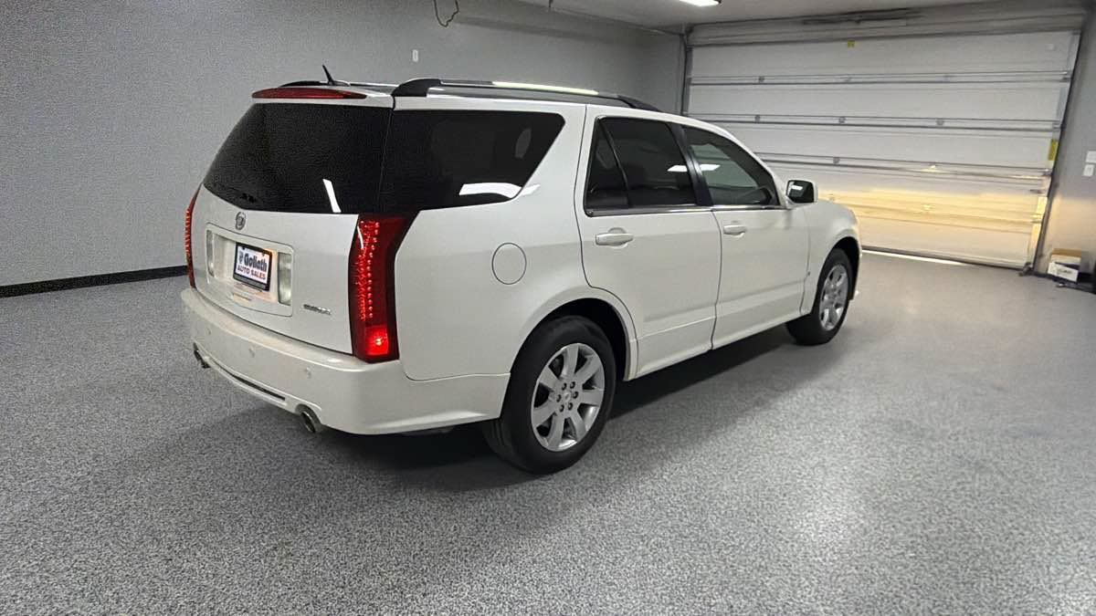 Used 2007 Cadillac SRX RWD image 3