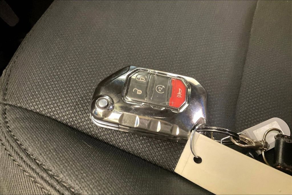 Used 2021 Jeep Wrangler Unlimited Sahara w/ Safety Group image 9