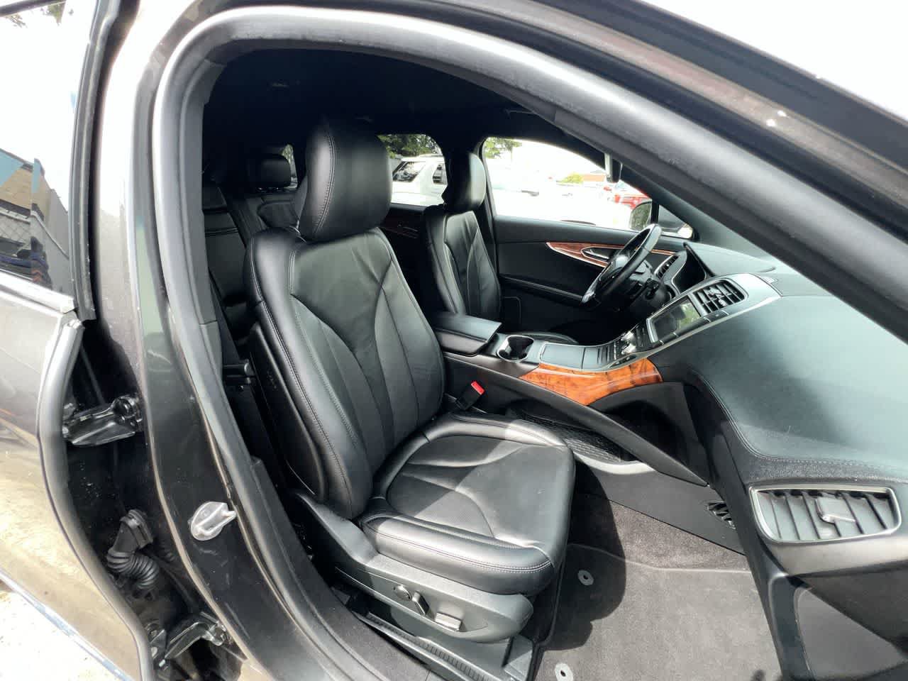 Used 2019 Lincoln Nautilus Select AWD/4WD image 28