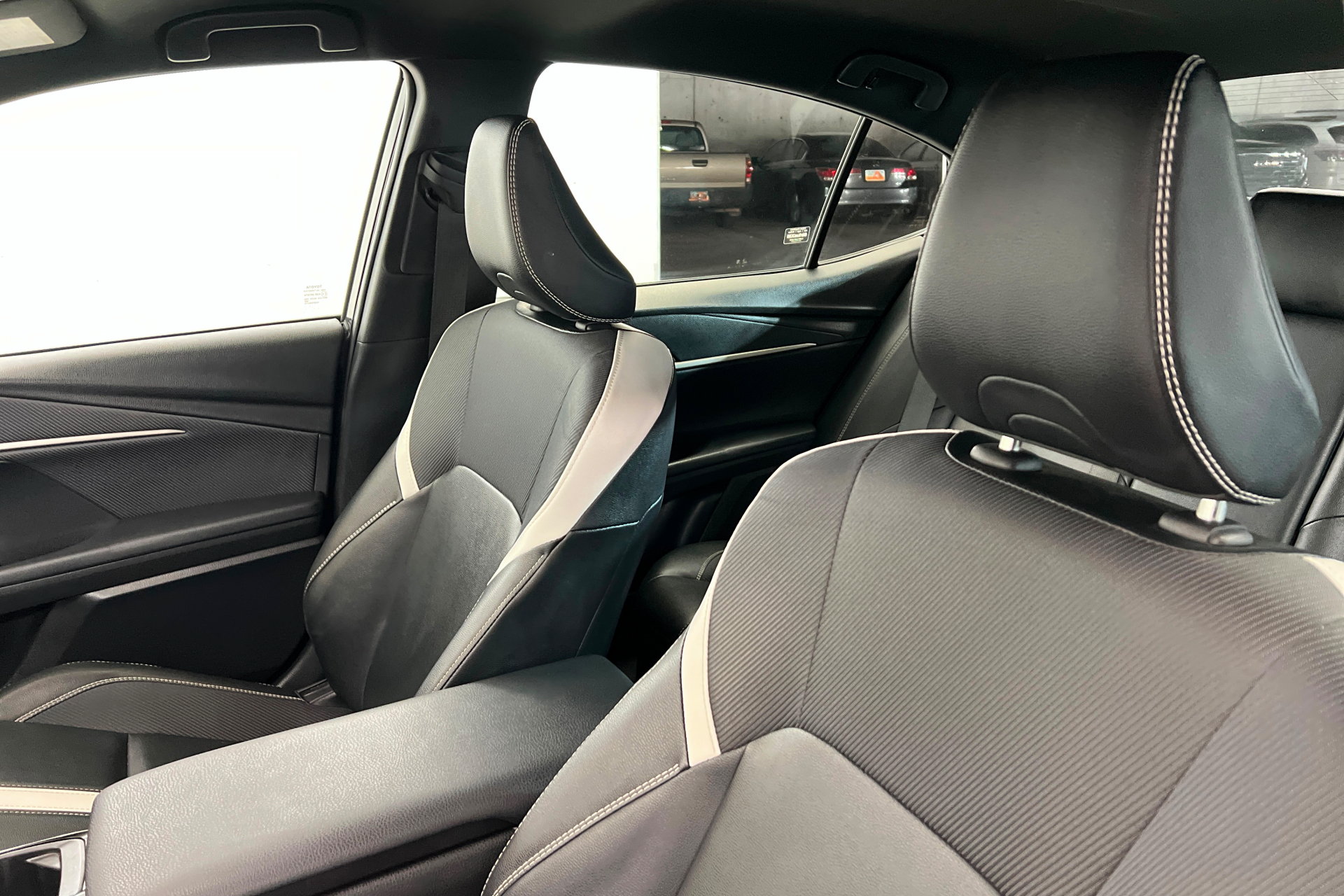 Used 2025 Toyota Camry SE FWD image 16