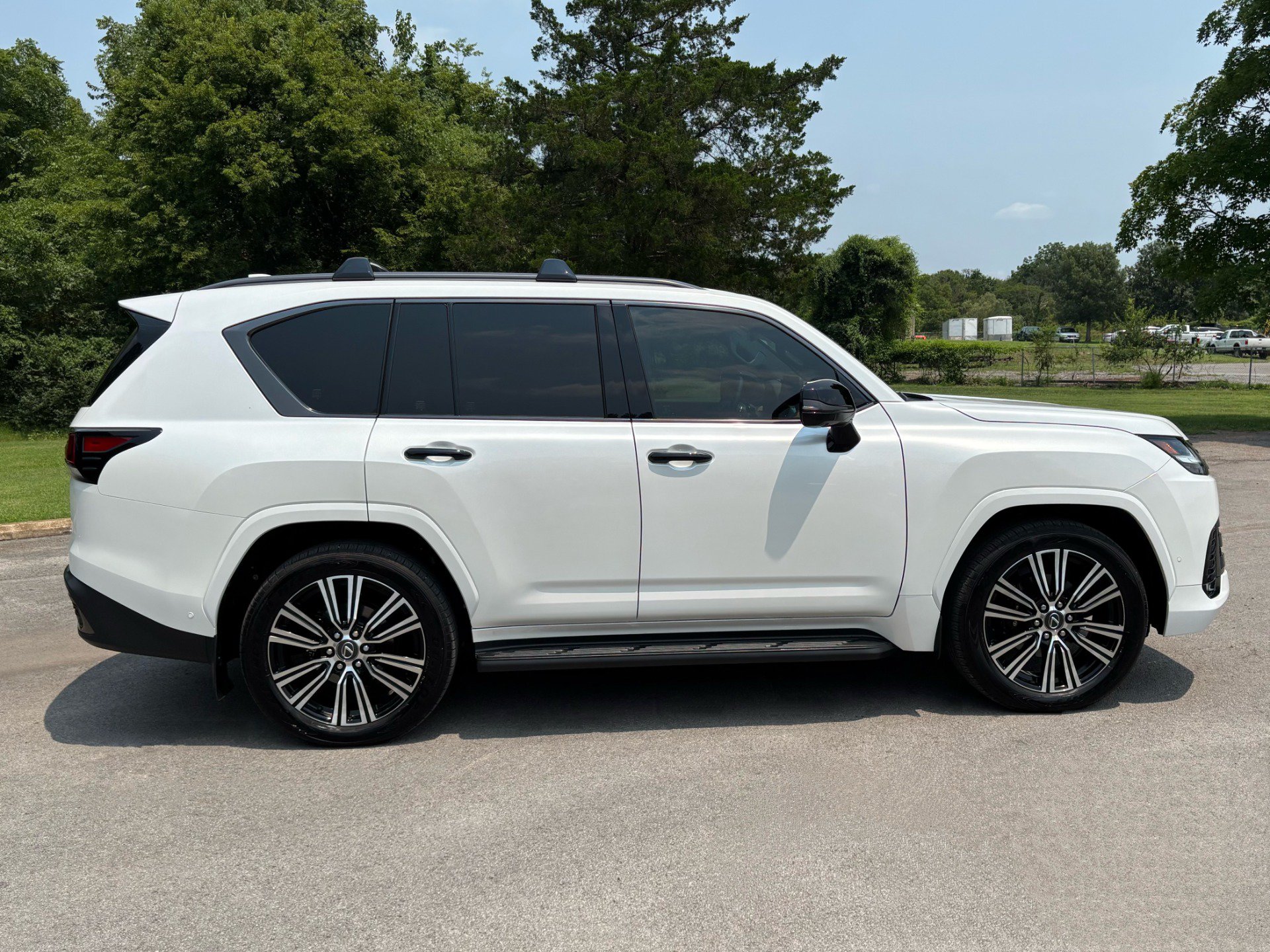Used 2025 Lexus LX 700h Luxury w/ Appearance Package AWD/4WD image 8