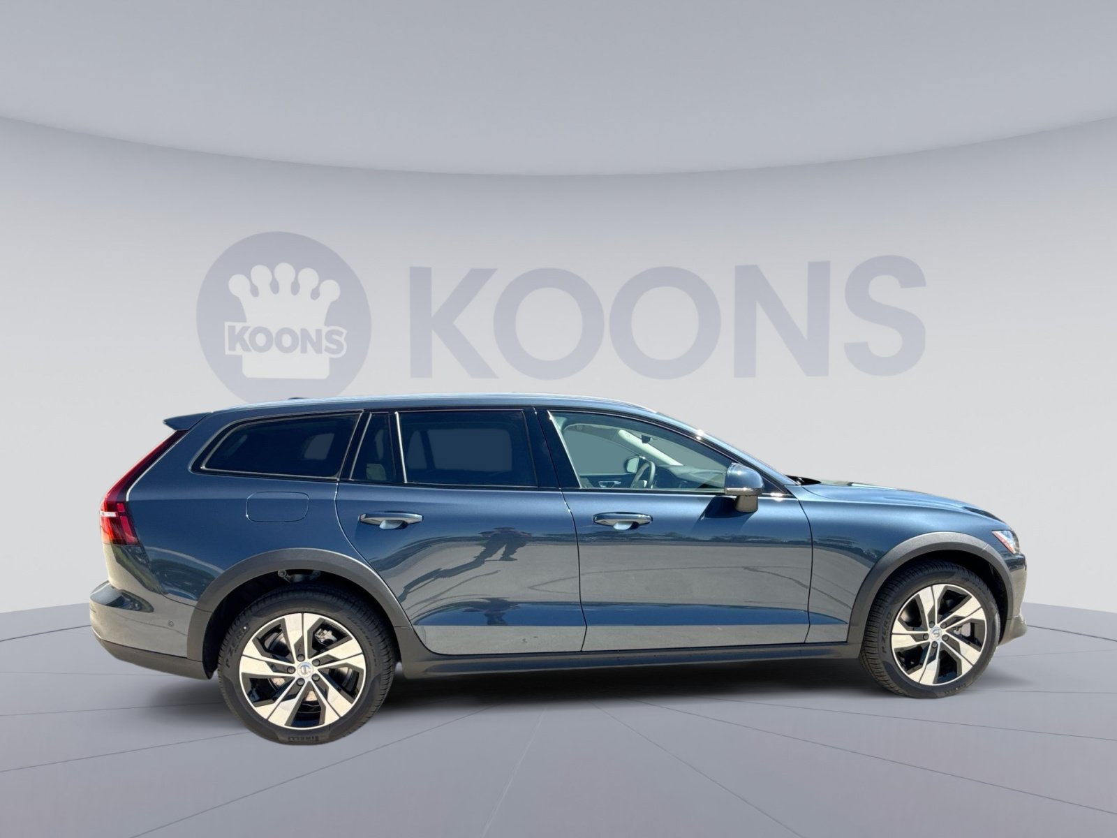 New 2026 Volvo V60 B5 Cross Country Plus w/ Climate Package AWD/4WD image 8
