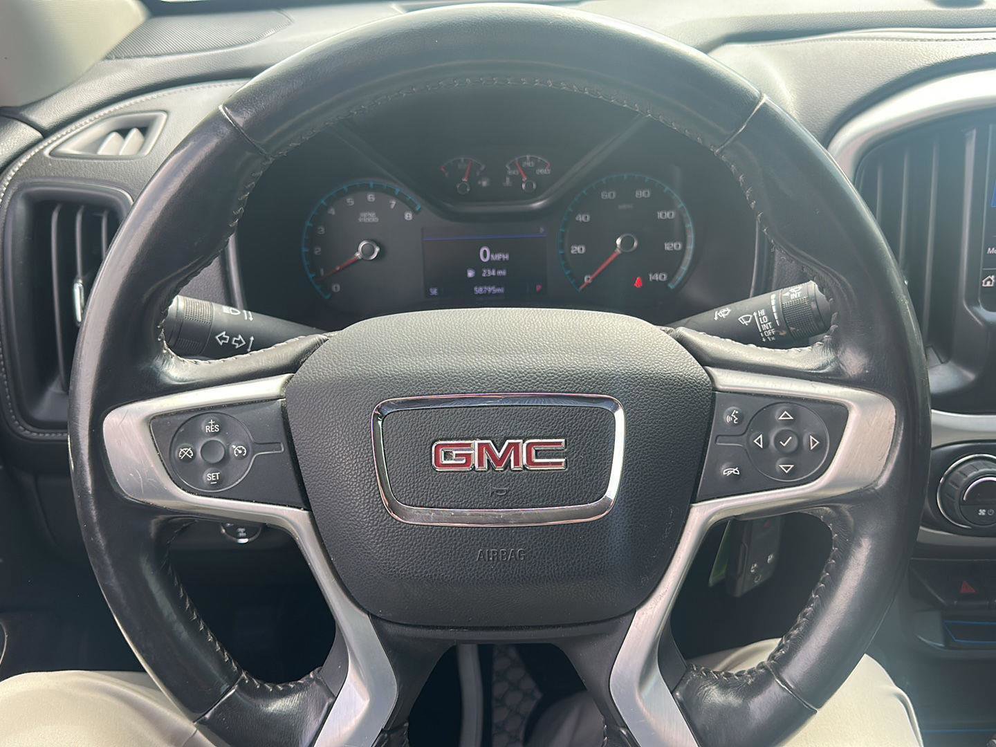 Used 2020 GMC Canyon SLE w/ Elevation Edition image 10