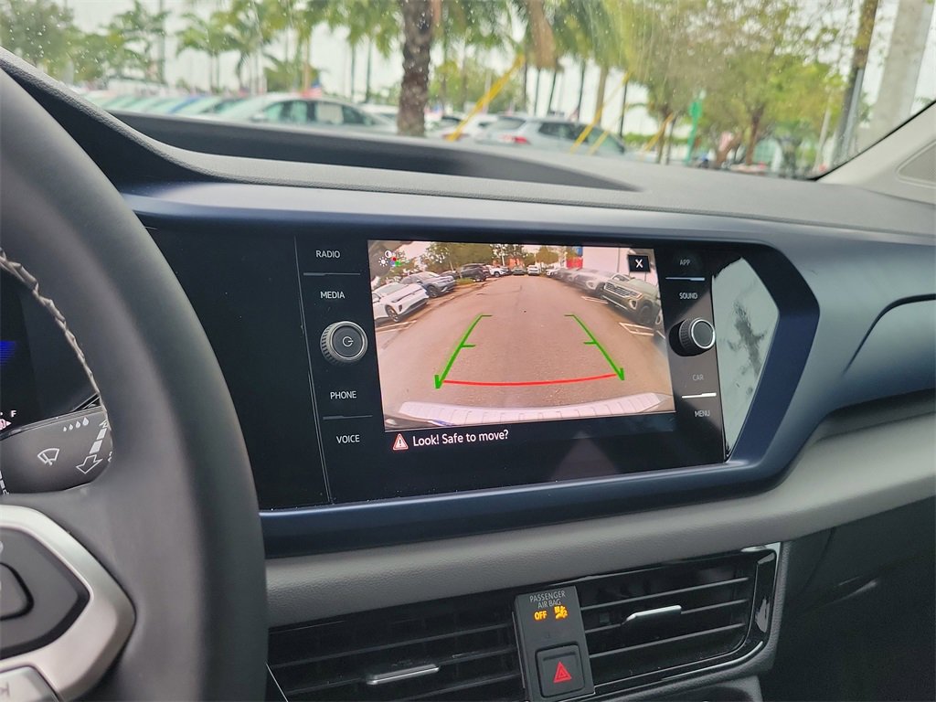 Used 2023 Volkswagen Taos SE w/ Black Wheel Package image 23