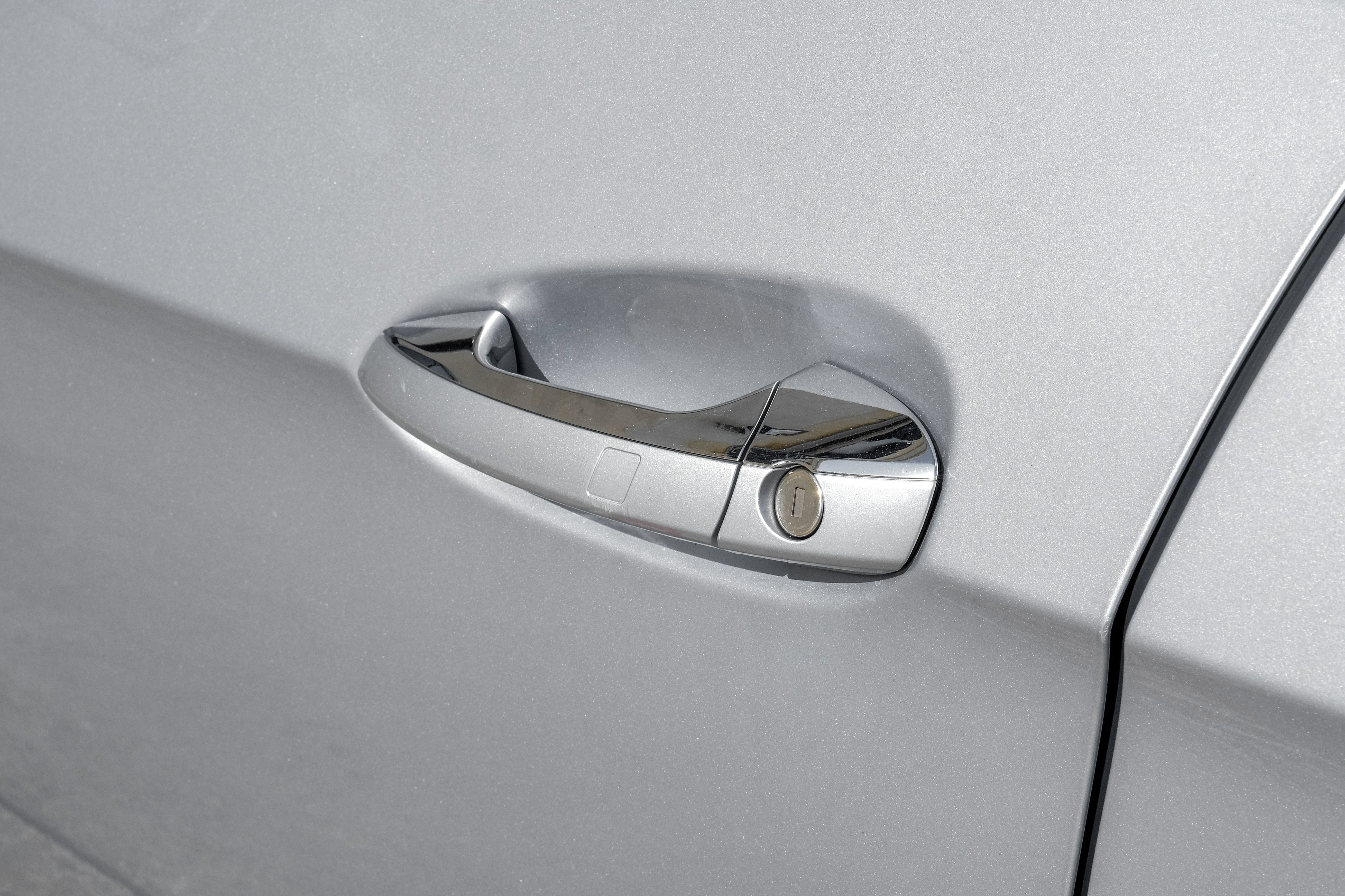 Used 2014 Mercedes-Benz E 550 4MATIC Sedan w/ Premium 1 Package image 43