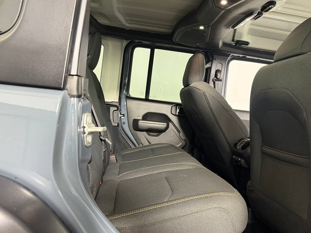 Used 2024 Jeep Wrangler Unlimited AWD/4WD image 19
