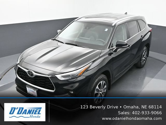 Used 2023 Toyota Highlander XLE AWD/4WD image 21