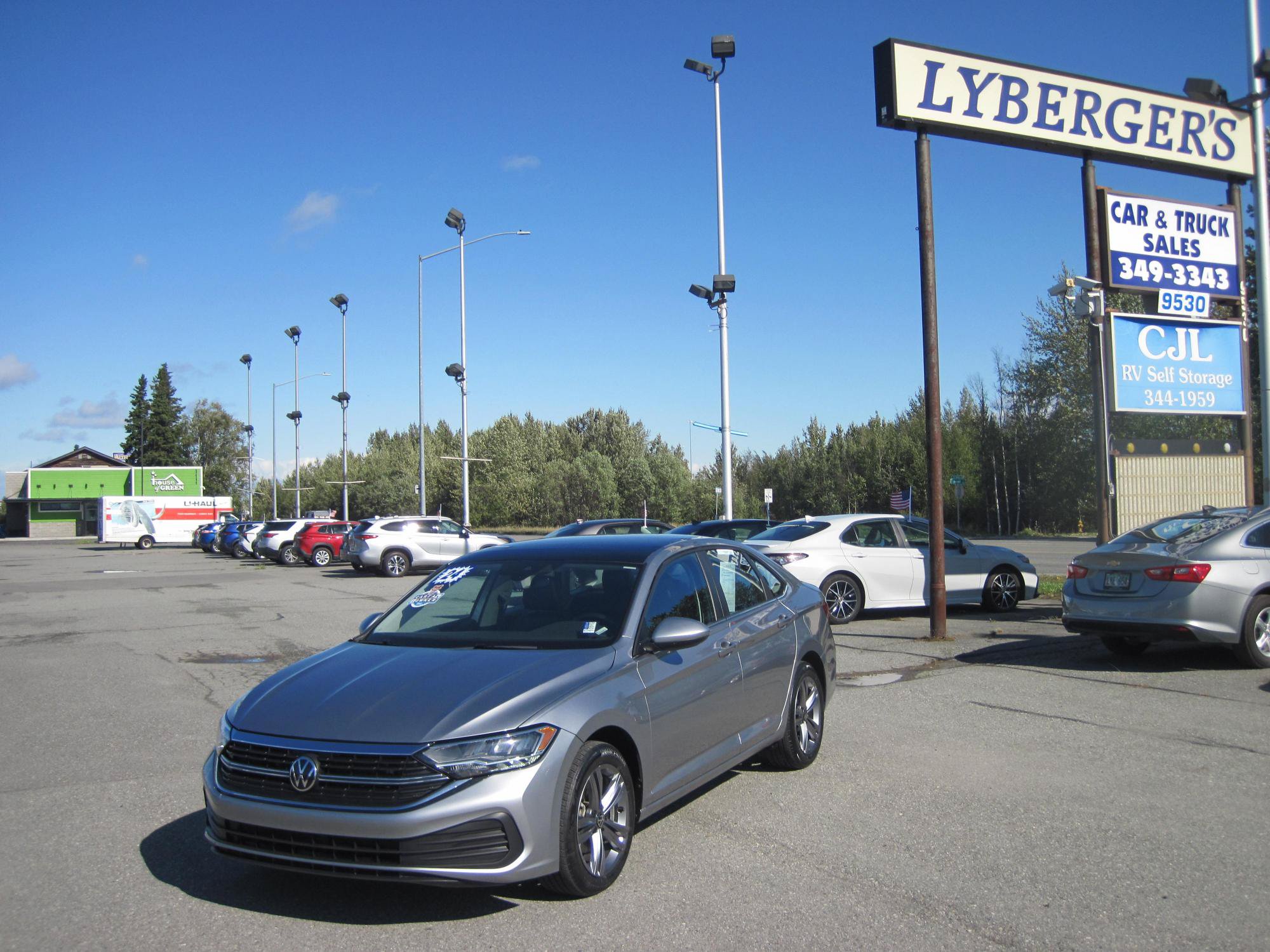 Used 2024 Volkswagen Jetta SE FWD image 1