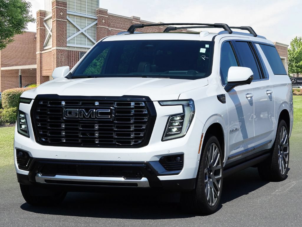 Used 2026 GMC Yukon XL Denali Ultimate AWD/4WD image 4