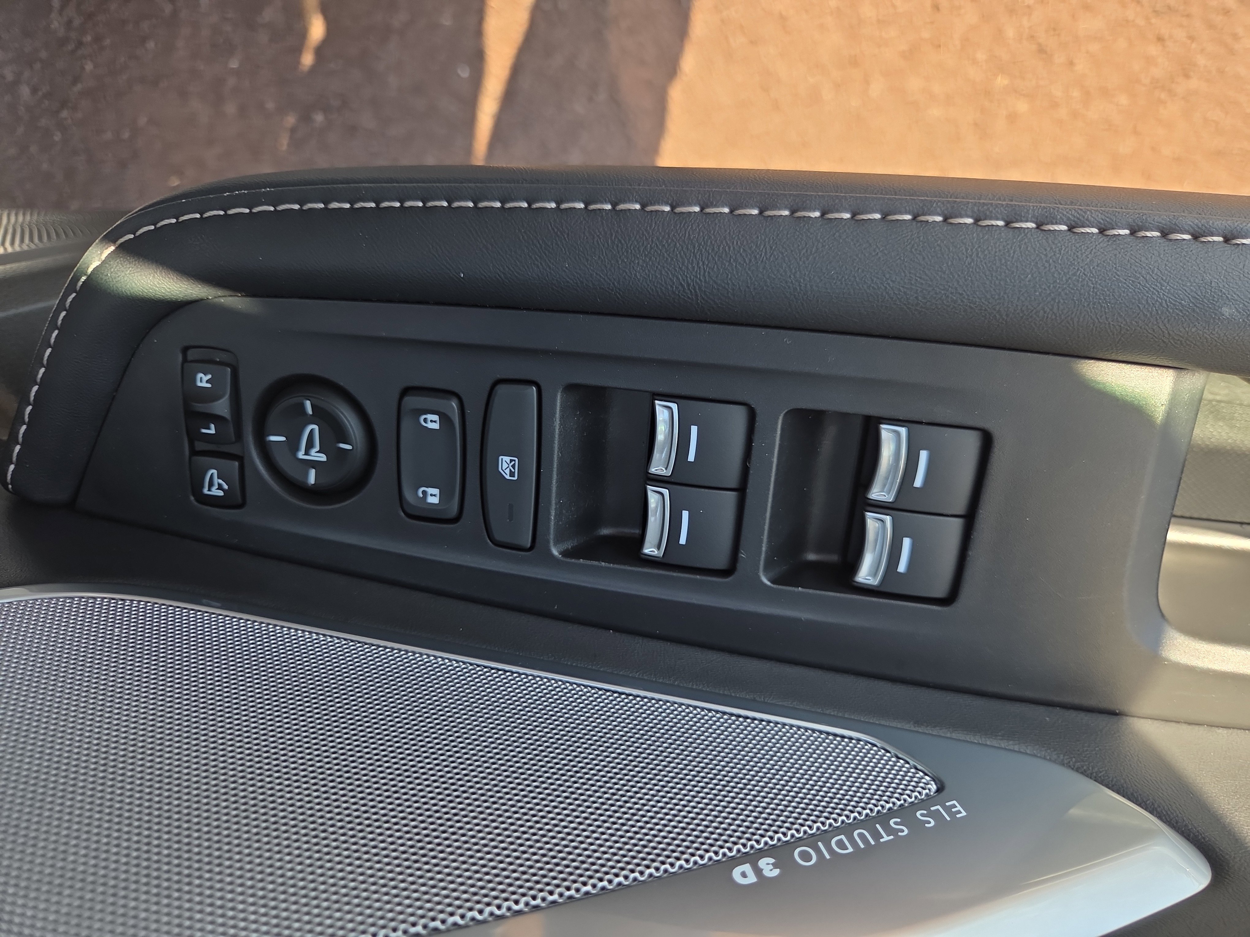 Used 2023 Acura RDX AWD w/ Advance Package image 33