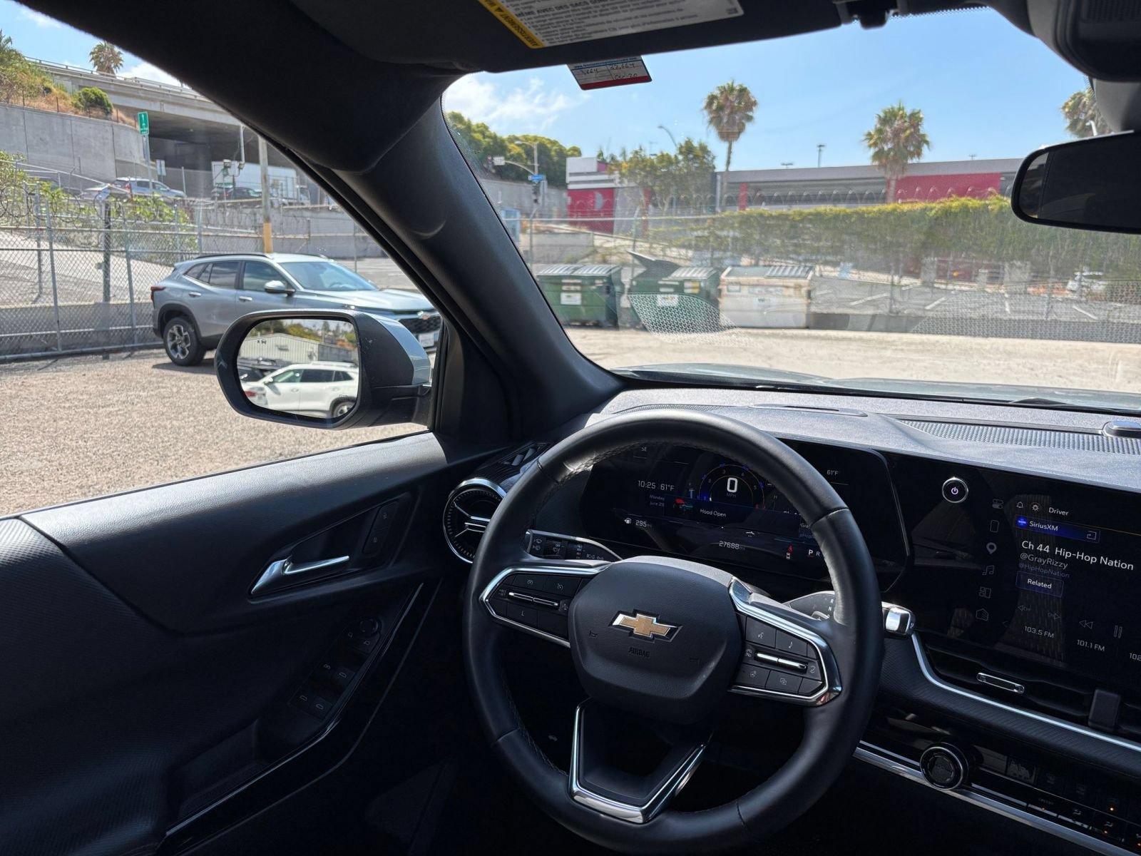 Used 2025 Chevrolet Equinox LT FWD image 34