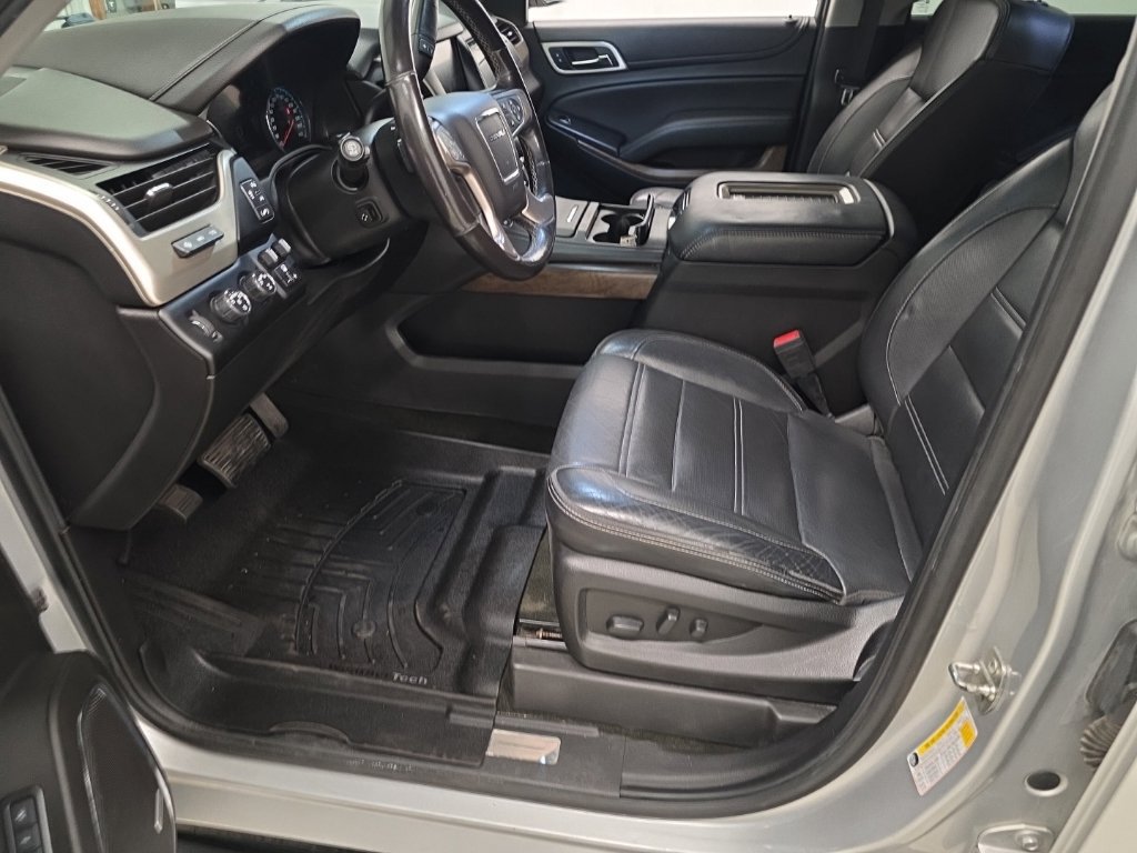 Used 2018 GMC Yukon XL Denali w/ Open Road Package AWD/4WD image 12