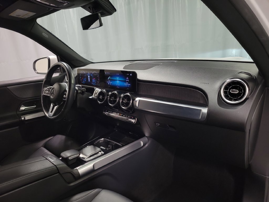 Used 2022 Mercedes-Benz GLB 250 4MATIC image 26