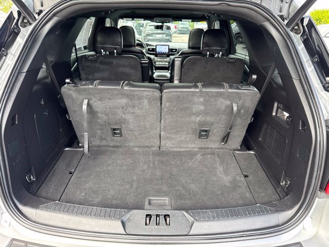 Used 2020 Ford Explorer XLT w/ Equipment Group 202A AWD/4WD image 22