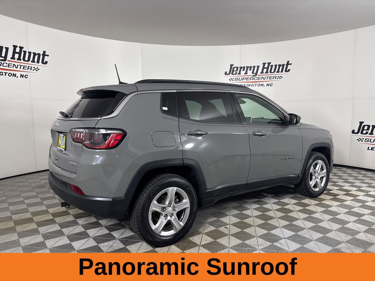 Used 2023 Jeep Compass Latitude w/ Sun and Sound Group image 5