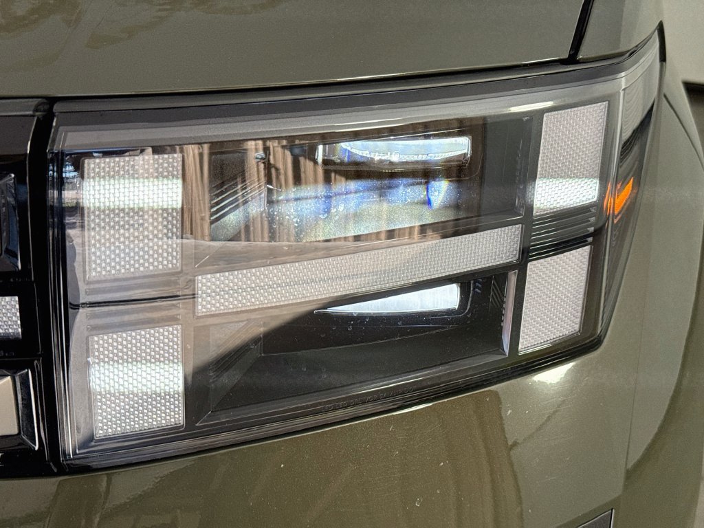 Used 2025 Hyundai Santa Fe SEL FWD image 39