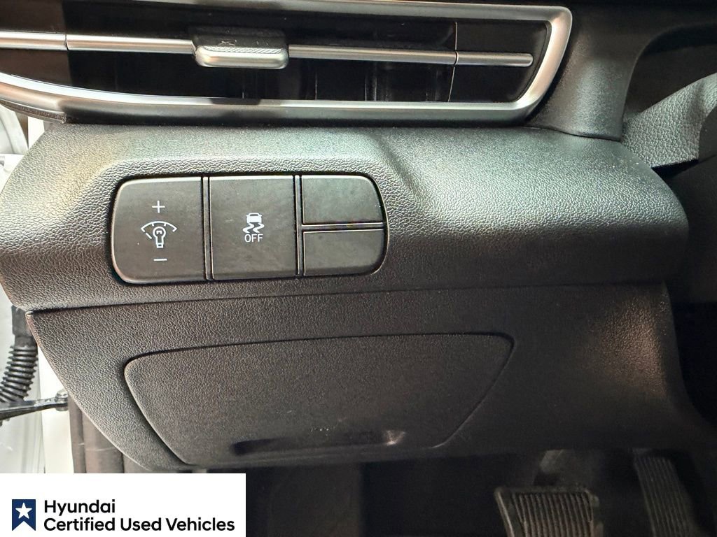 Certified 2025 Hyundai Elantra SEL FWD image 25
