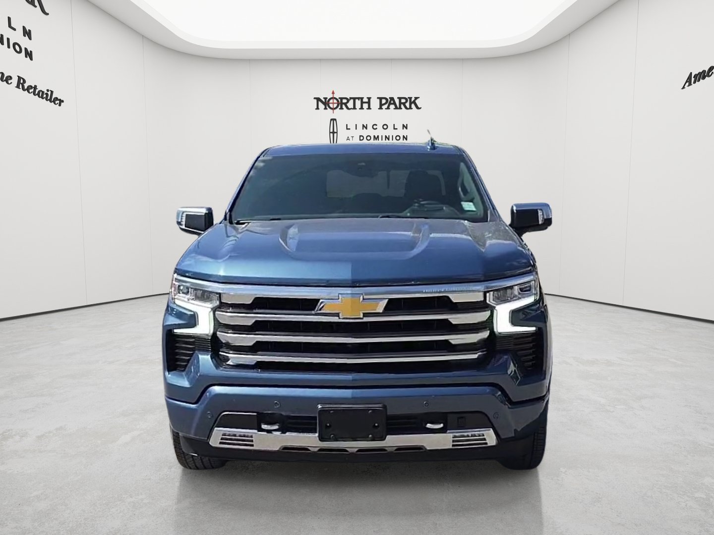 Used 2024 Chevrolet Silverado 1500 High Country AWD/4WD image 8
