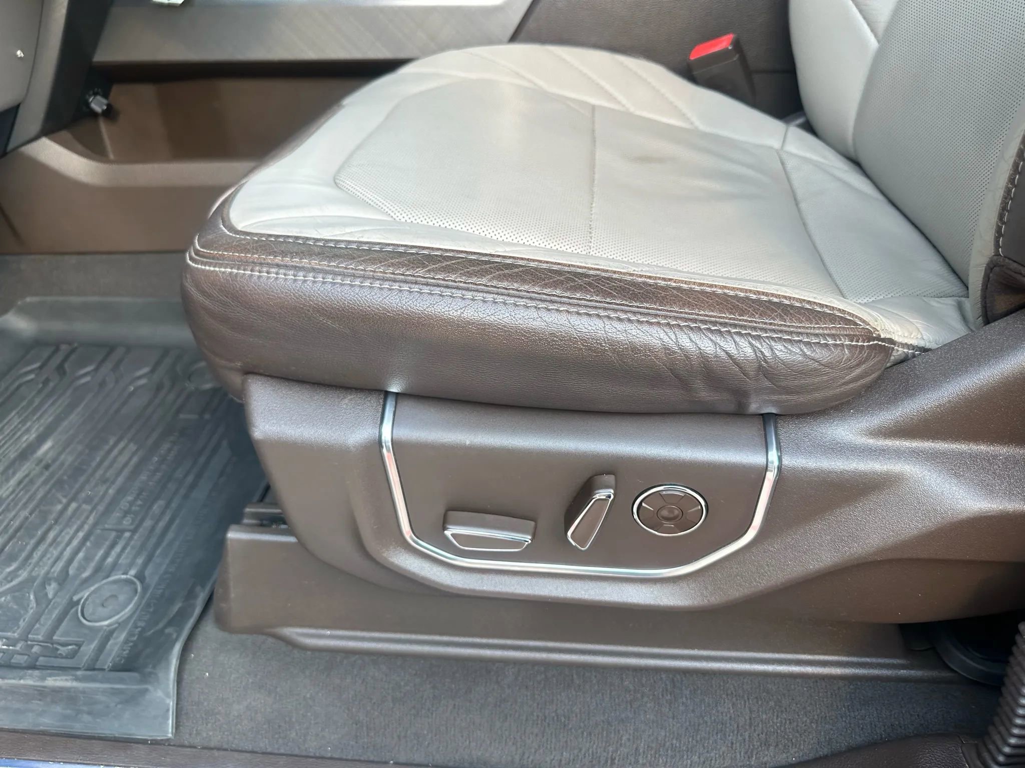 Used 2019 Ford F350 Limited image 36