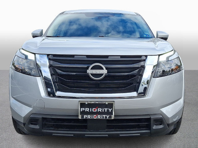 Used 2024 Nissan Pathfinder SV AWD/4WD image 2