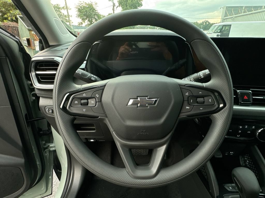 New 2026 Chevrolet TrailBlazer LT w/ Midnight Edition FWD image 16