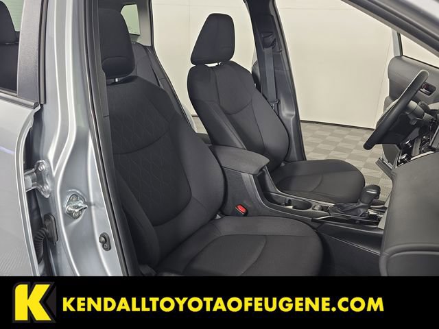 Used 2025 Toyota Corolla Cross LE FWD image 18