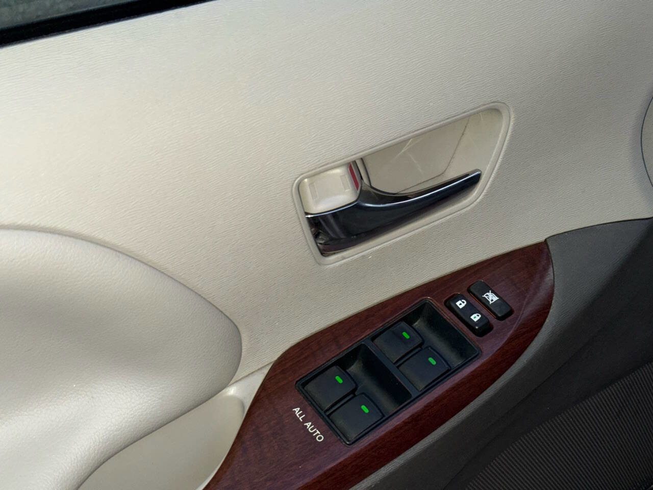 Used 2014 Toyota Sienna XLE FWD image 45