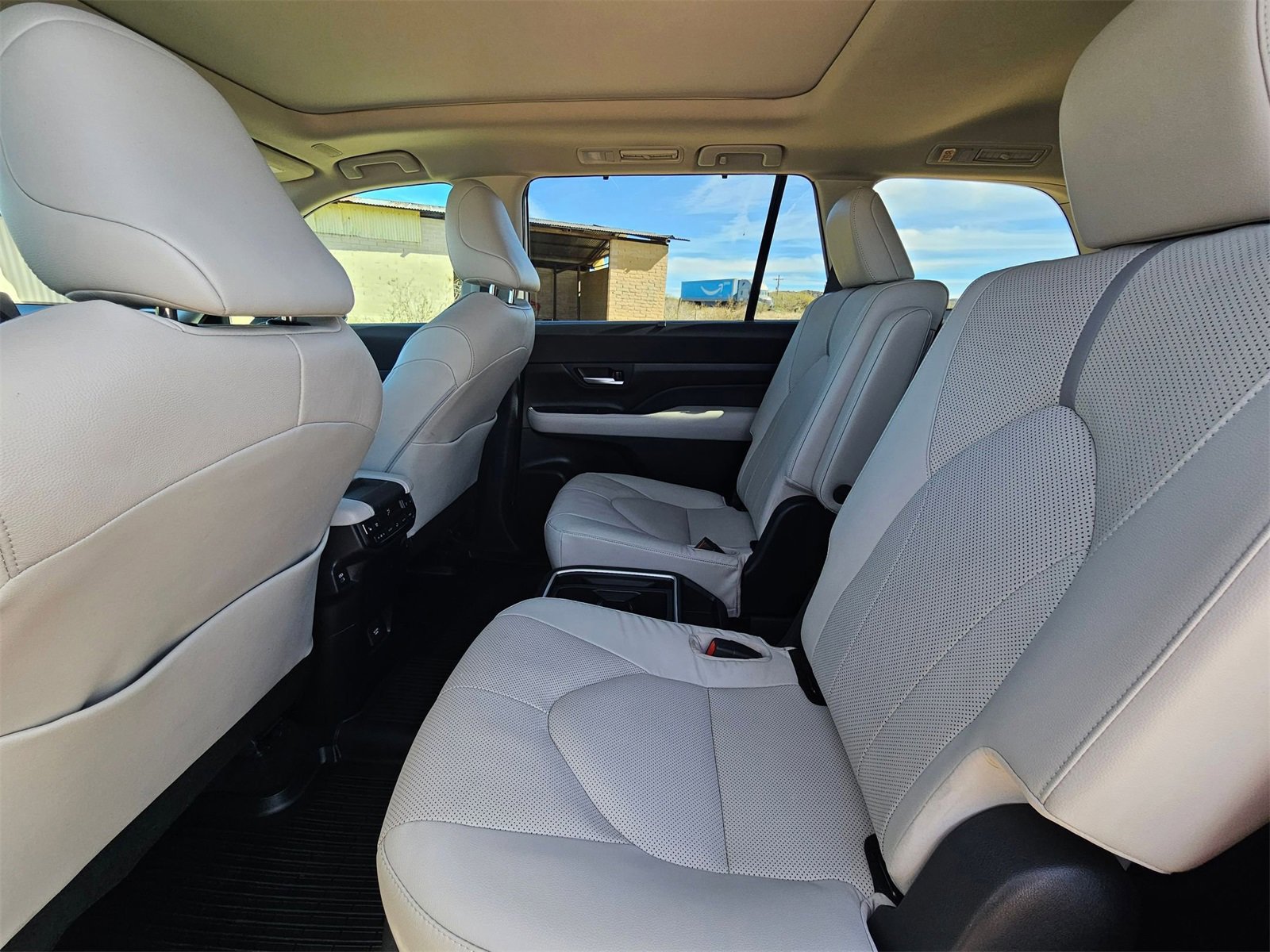 Used 2024 Toyota Grand Highlander Platinum image 20