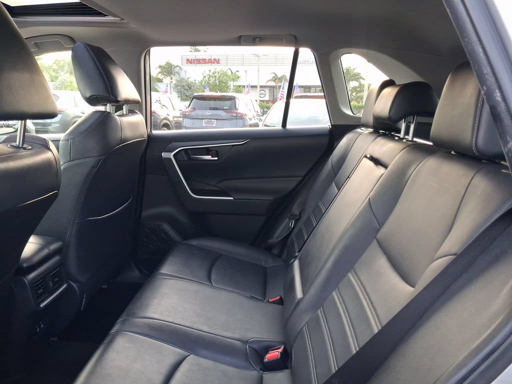 Used 2020 Toyota RAV4 XLE Premium FWD image 8