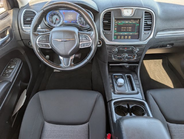 Used 2021 Chrysler 300 Touring w/ Driver Convenience Group RWD image 8