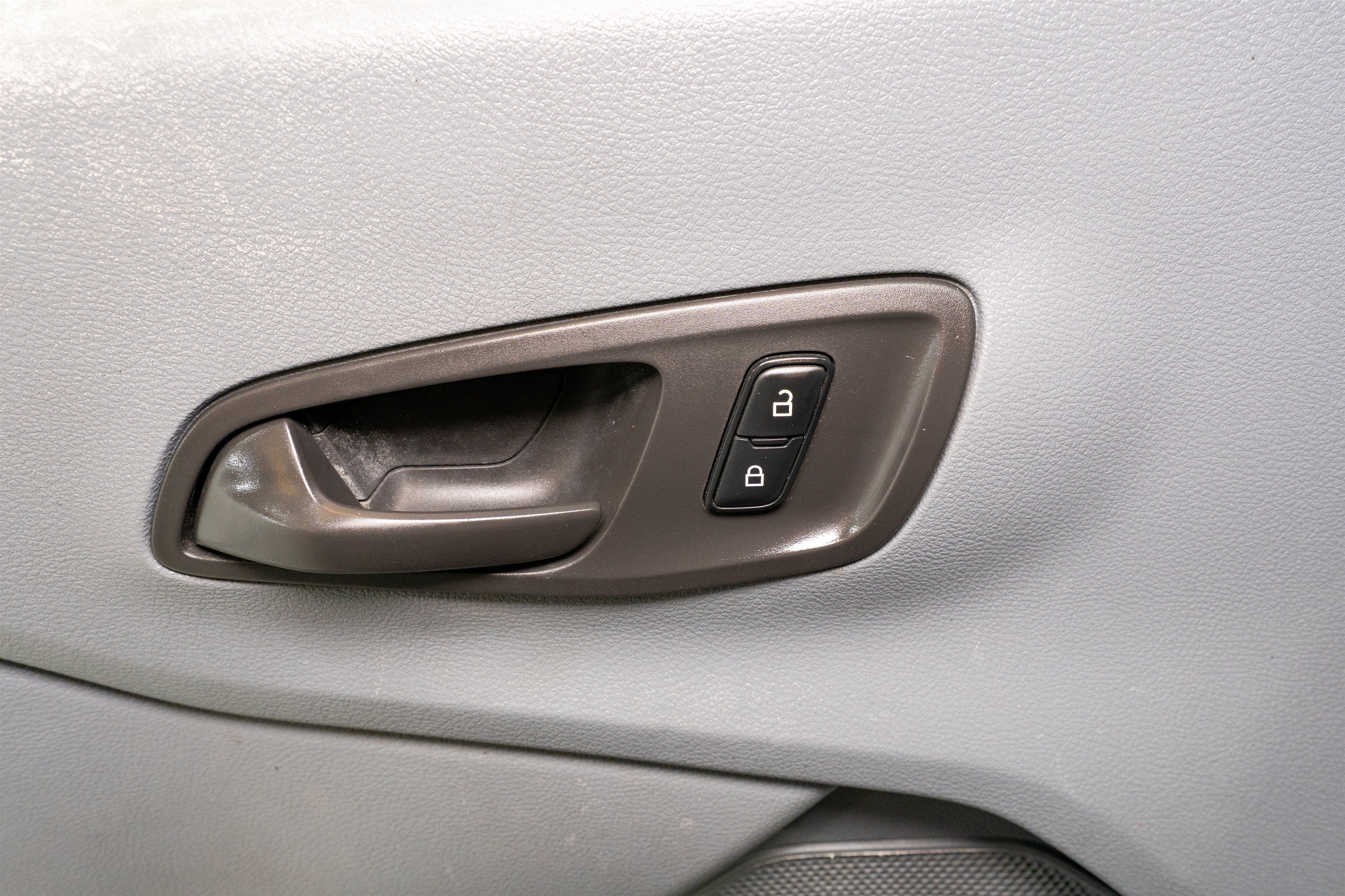 Used 2019 Ford Transit 250 148 Medium Roof RWD image 16