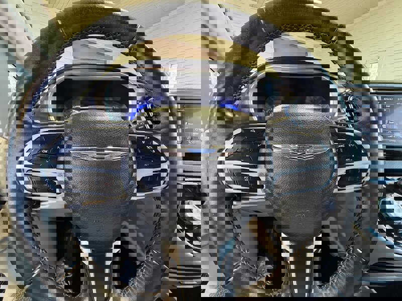 Used 2018 Chrysler Pacifica Touring-L image 24