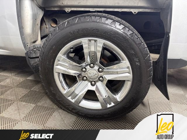 Used 2018 Chevrolet Silverado 1500 Custom w/ Custom Value Package AWD/4WD image 24