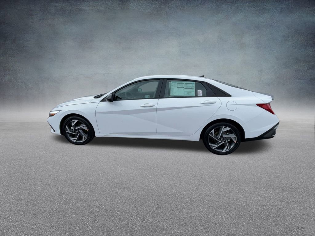 New 2025 Hyundai Elantra SEL image 13