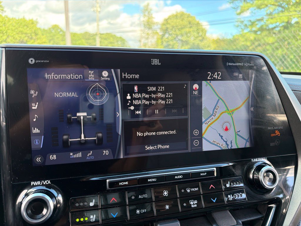 Used 2021 Toyota Highlander Limited AWD/4WD image 10