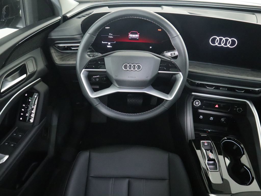 Used 2025 Audi Q5 Premium w/ Convenience Package image 12