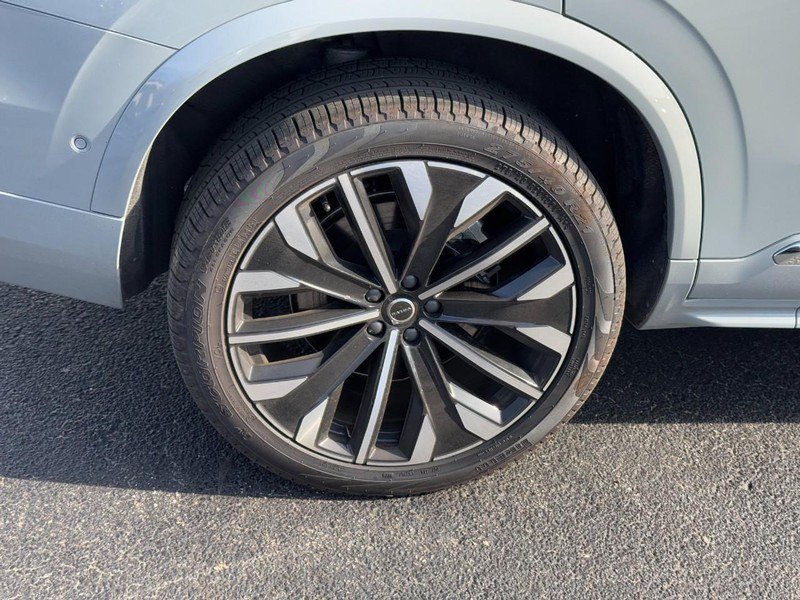 New 2026 Volvo XC90 B6 Plus w/ Protection Package Premier AWD/4WD image 4