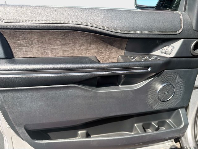Used 2021 Ford Expedition Limited AWD/4WD image 17