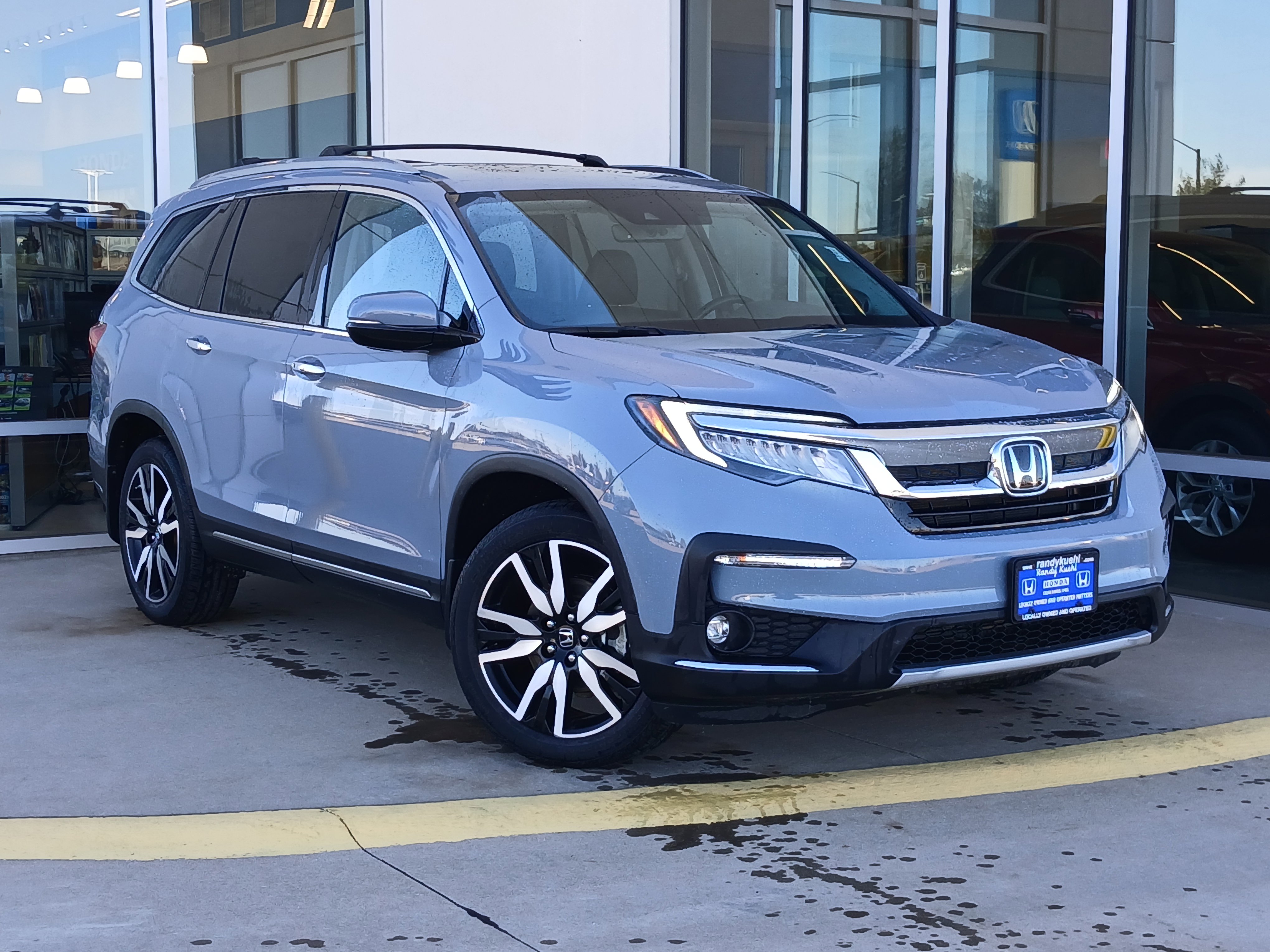 Used 2022 Honda Pilot Touring image 2