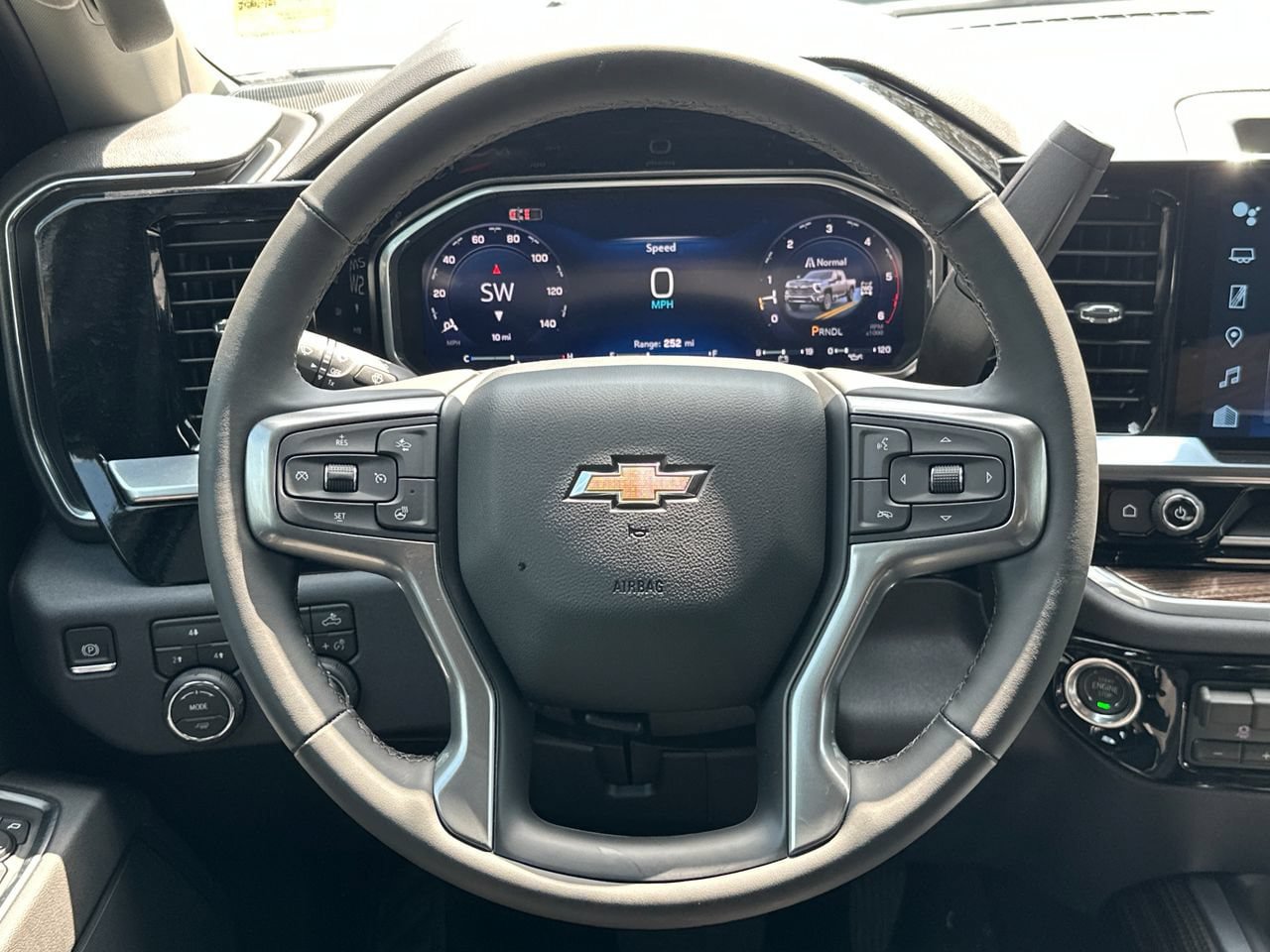New 2026 Chevrolet Silverado 2500 LT w/ Texas Edition AWD/4WD image 15