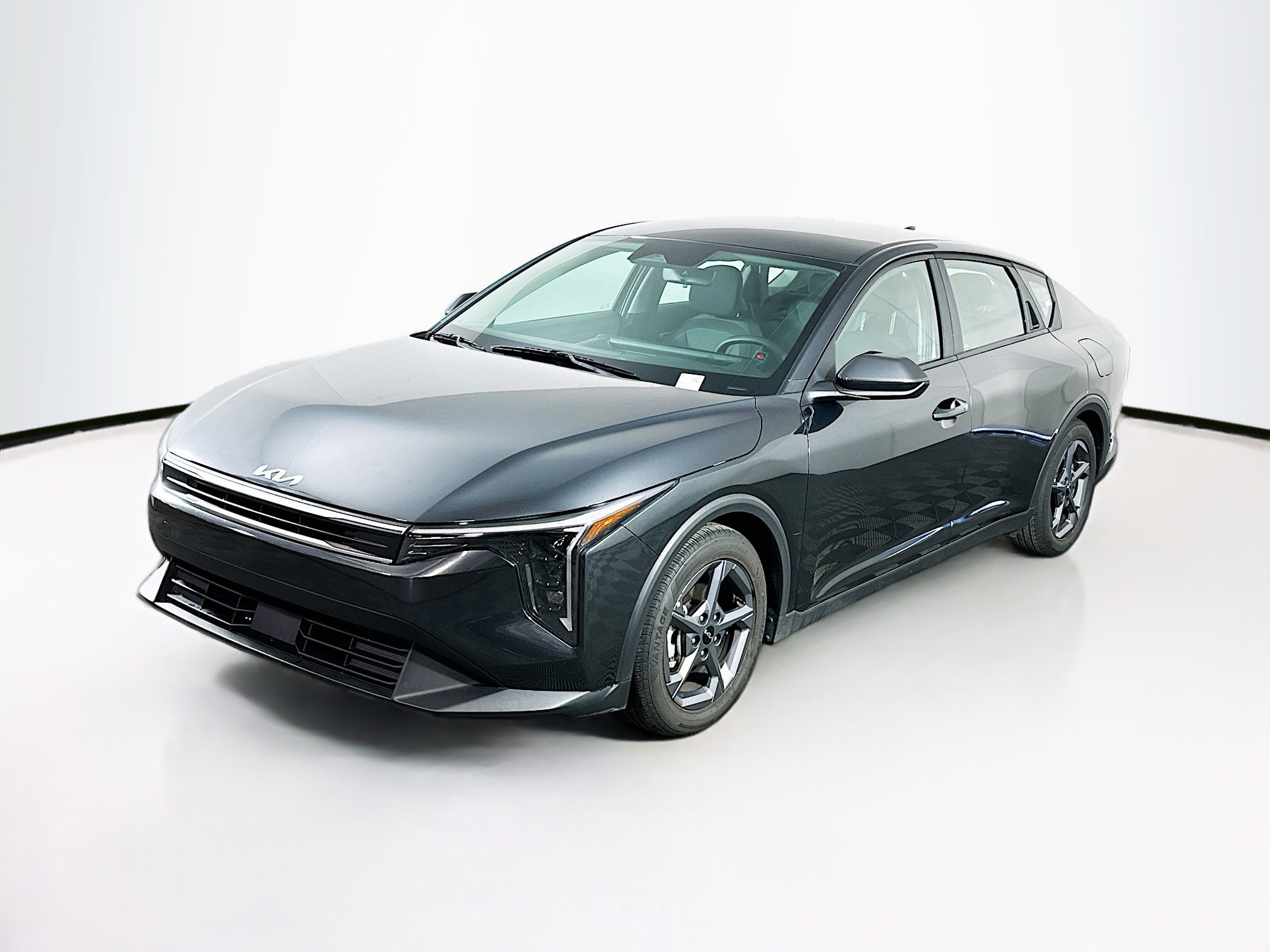 Used 2025 Kia K4 LXS image 3