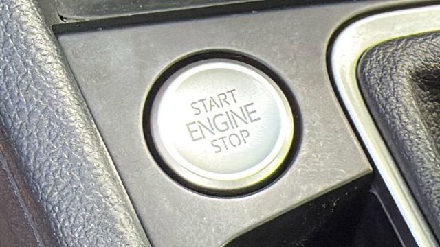 Used 2024 Volkswagen Jetta SE image 30