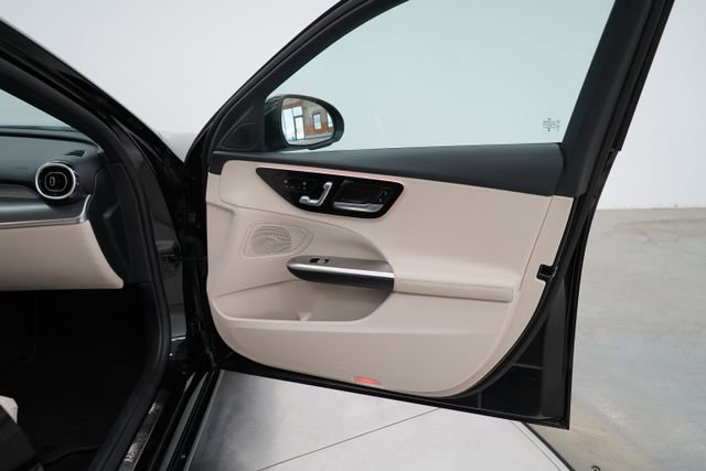 Used 2025 Mercedes-Benz C 300 4MATIC Sedan image 54