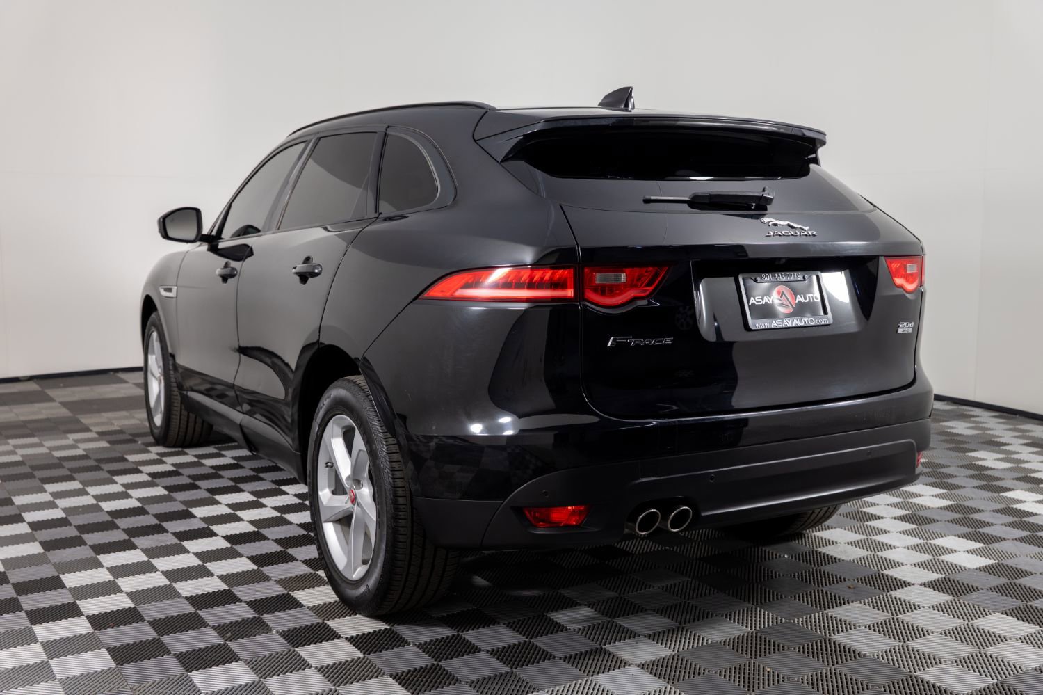 Used 2018 Jaguar F-PACE Premium image 5
