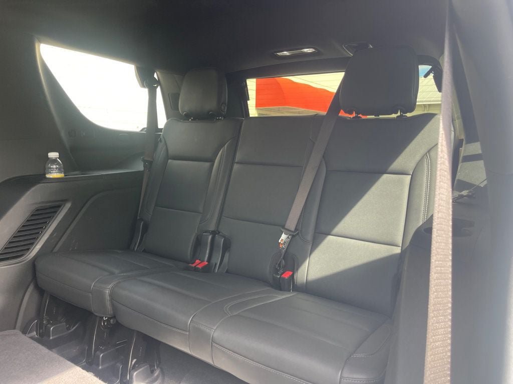 Used 2025 Chevrolet Tahoe LT RWD image 12