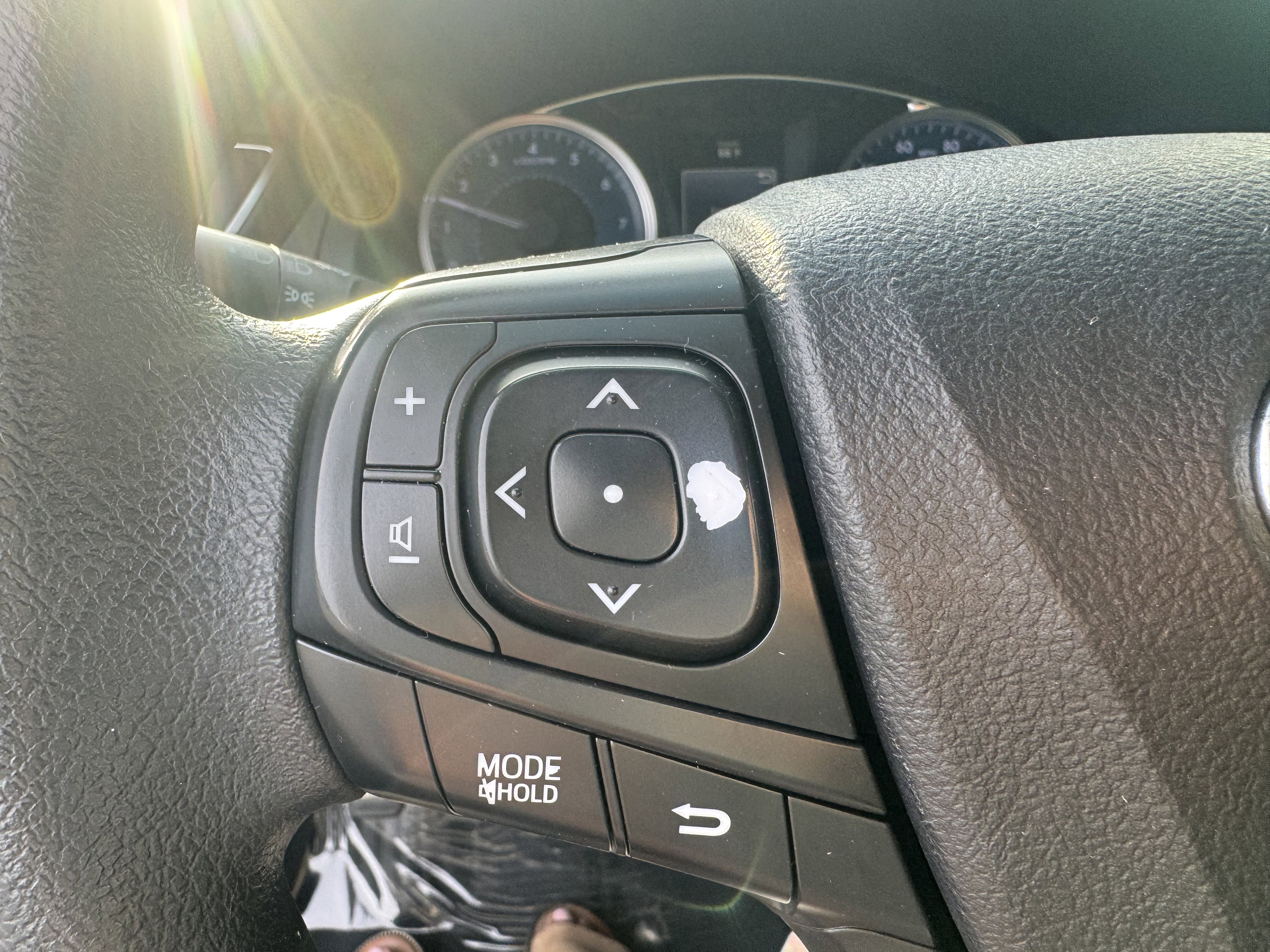 Used 2015 Toyota Camry LE FWD image 11