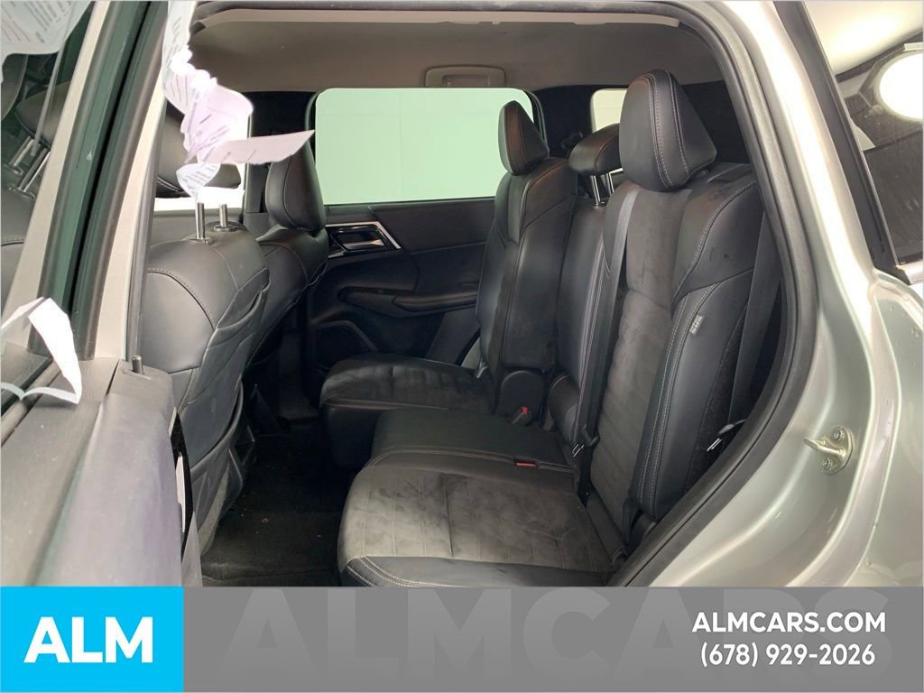 Used 2023 Mitsubishi Outlander SE Black Edition image 30