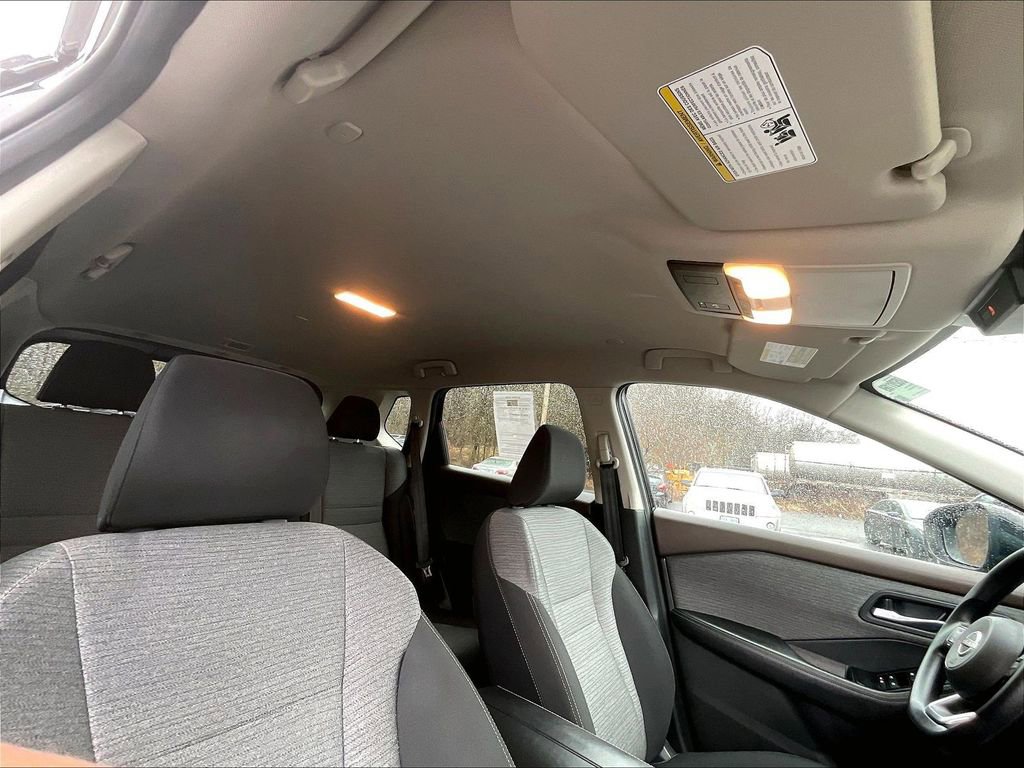 Used 2023 Nissan Rogue SV AWD/4WD image 7