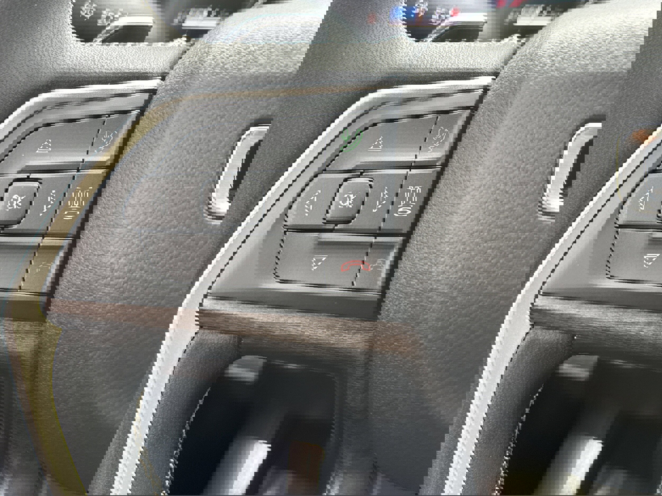 Used 2025 Jeep Grand Cherokee Limited w/ Black Appearance Package AWD/4WD image 25