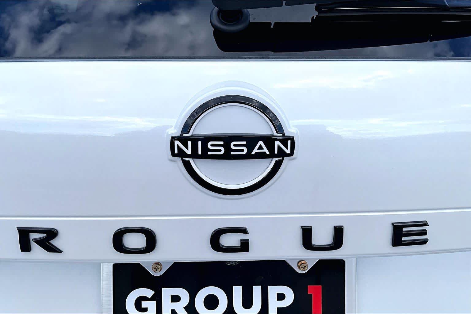 New 2027 Nissan Rogue Dark Armor FWD image 15